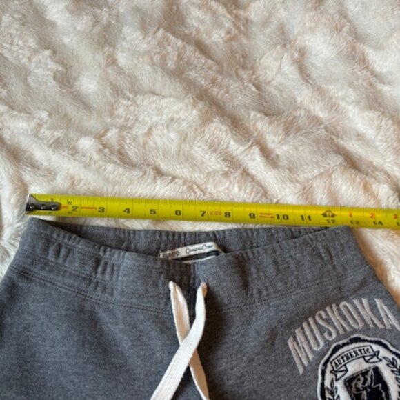 2/$40 Campus Crew Muskoka Grey Capri Joggers Girls Size L - Picture 10 of 12
